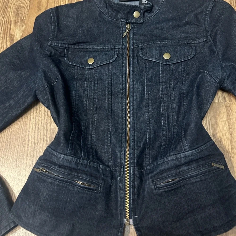 Apostrophe Stretch Dark Wash Denim Moto Jacket Mock Neck Peplum Blue Womens 6 - Picture 2 of 6